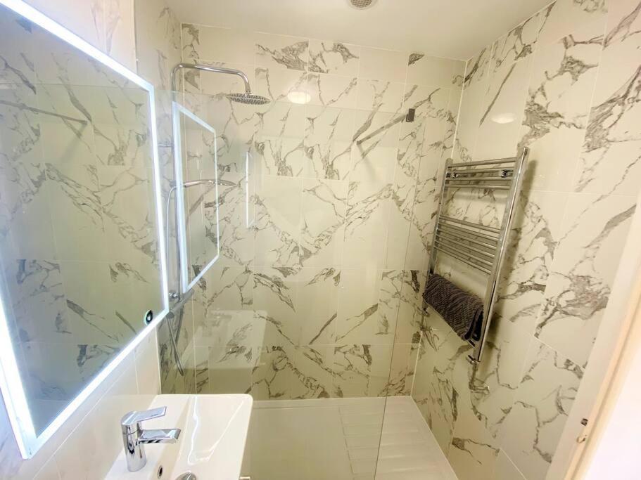 ווינצ'סטר City Centre Riverside Apartment מראה חיצוני תמונה